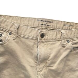 Banana Republic Men's Straight Jeans in Tan